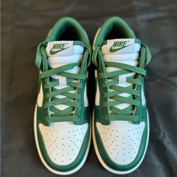 Green Dunks size 4 men’s/ 6 women’s - Picture 8 of 10